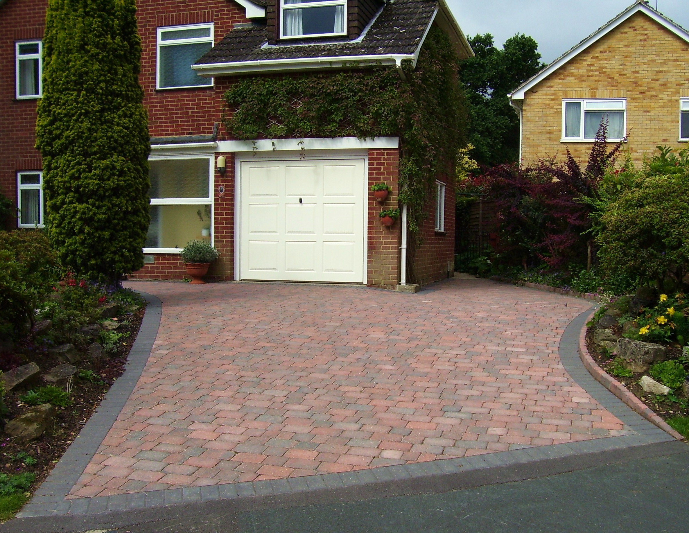 premierdriveways Paving, Civil Engineering and Hard Landscaping in